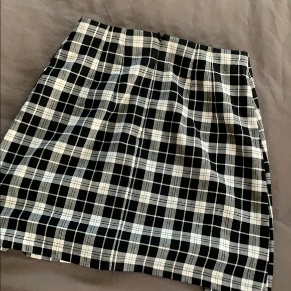 Brandy Melville skirt - Picture 2 of 2